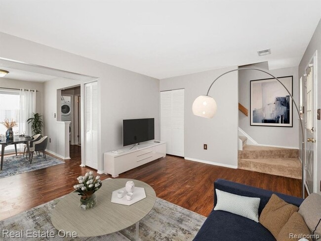 Building Photo - 1323 Laurel Valley Dr