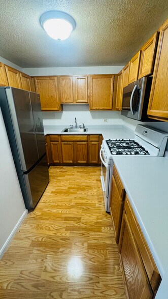 Building Photo - 128 Mammoth Rd