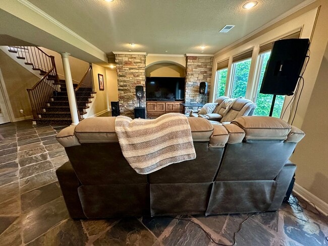 Building Photo - {9003} Wilshire Farms Reverse 1.5 Story Ho...