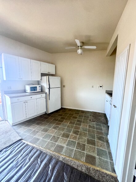Building Photo - 5822 Kingman Ave