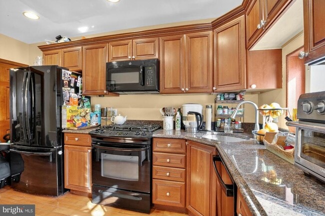 Building Photo - 818 Belgrade St