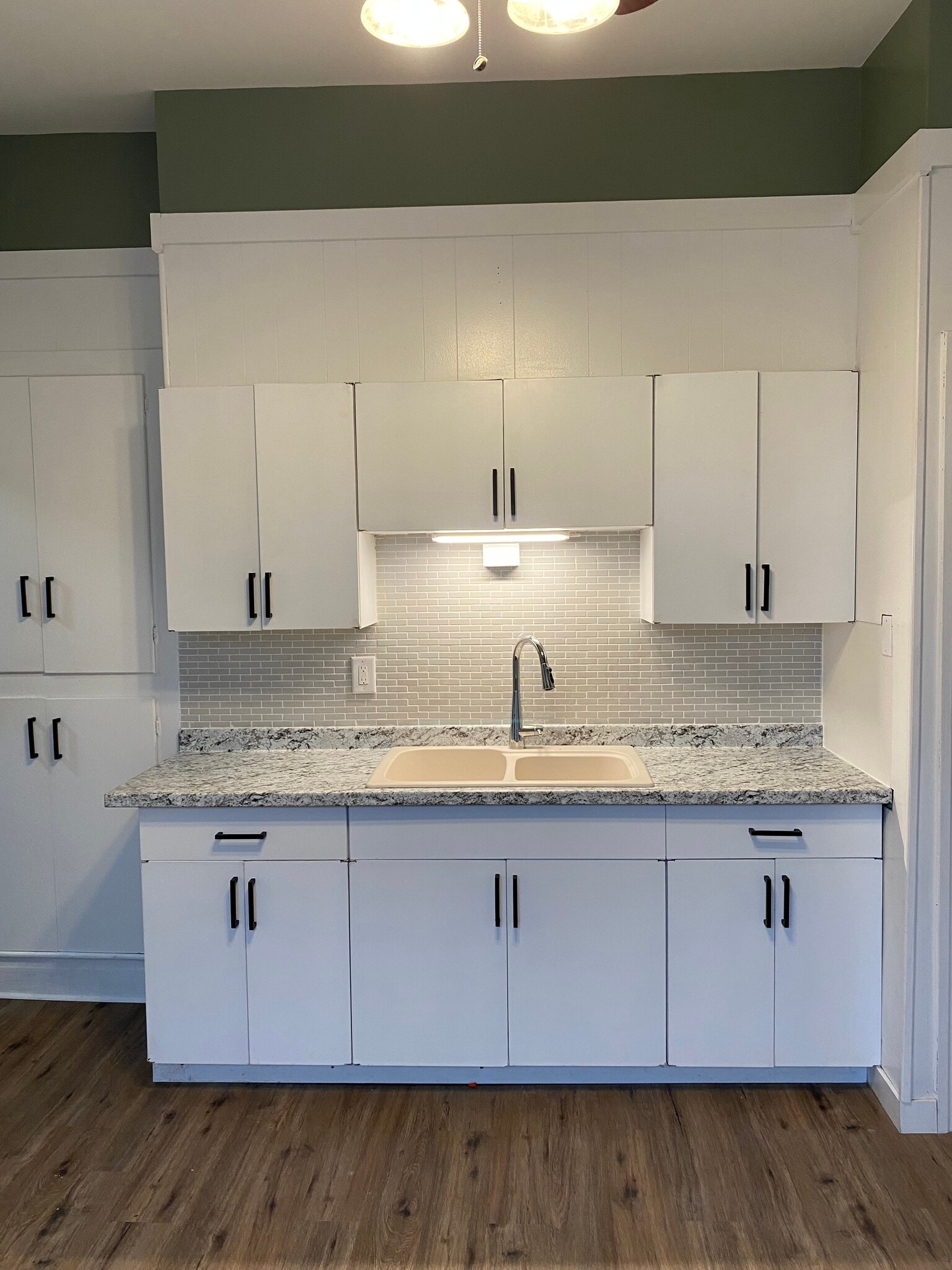 Kitchen - 39 E Main St