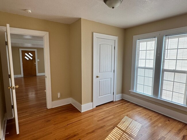 Building Photo - Wonderful Home in the Avenues
