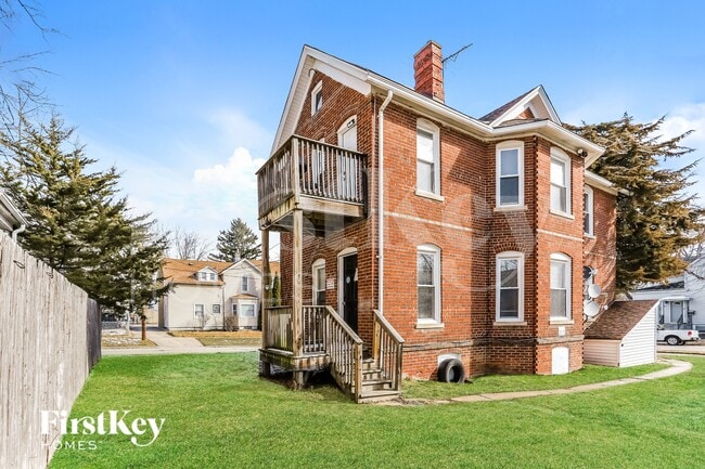 Primary Photo - 202 S Park Ave