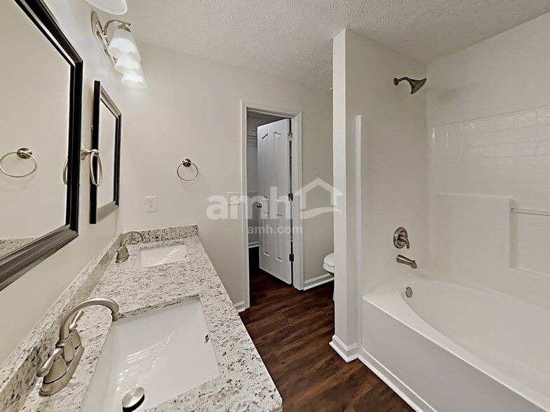 Building Photo - 1911 Odessa Ave