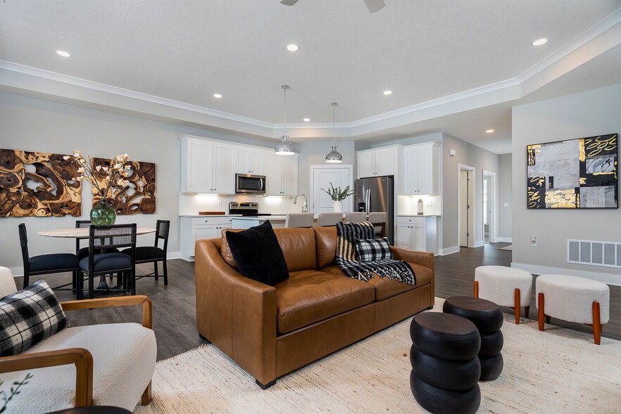 Building Photo - The Cove at Evans Farm