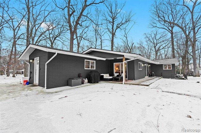 Building Photo - 2566 Harrington Rd