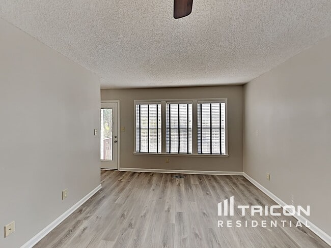 Building Photo - 2113 Ruddy Rd