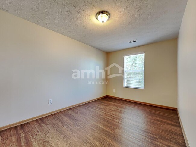 Building Photo - 940 Fox Croft Pl