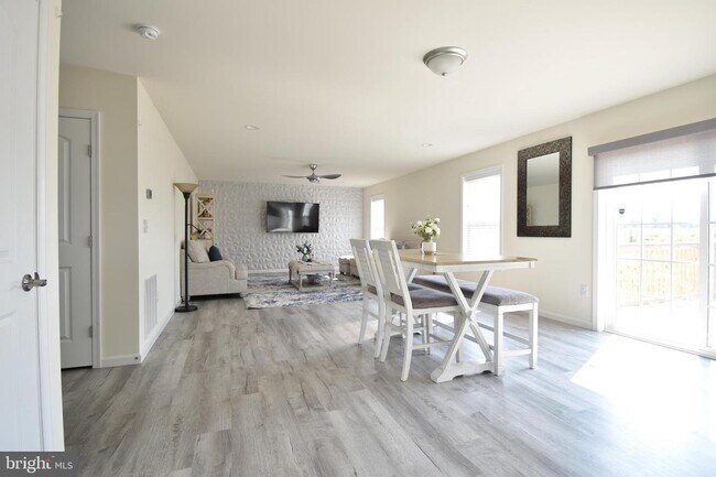 Building Photo - 84 Cilento Dr