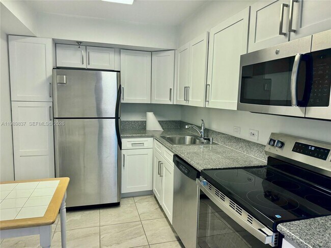 Building Photo - 20515 E Country Club Dr