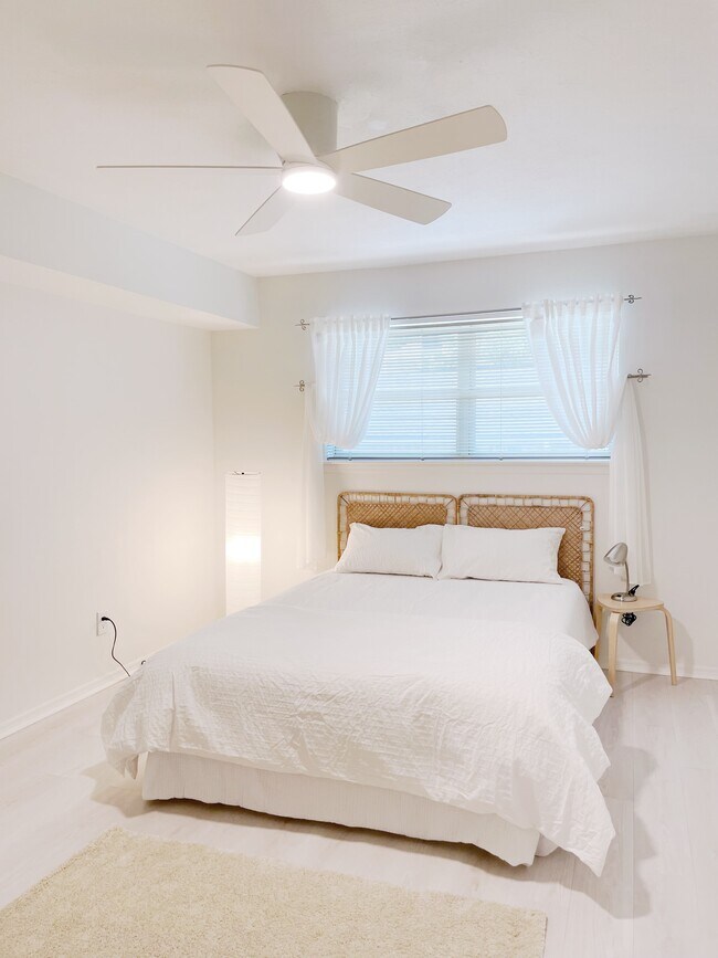 Pretty good size bedroom. 2 closets in the bedroom. - 7718 Royal Ln