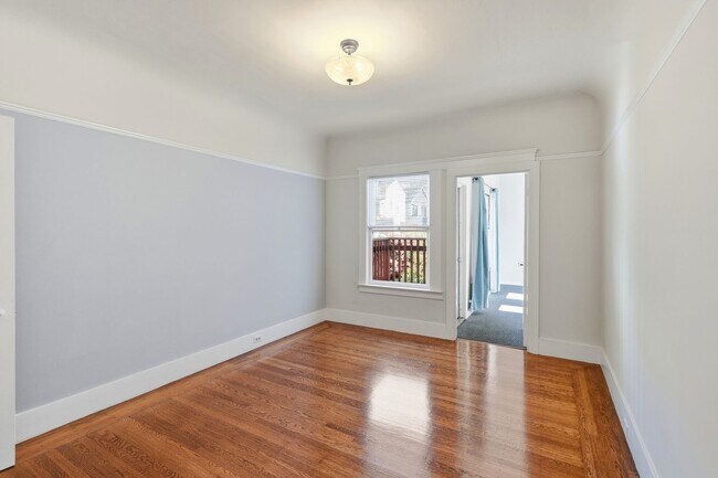 Building Photo - 380 29th St