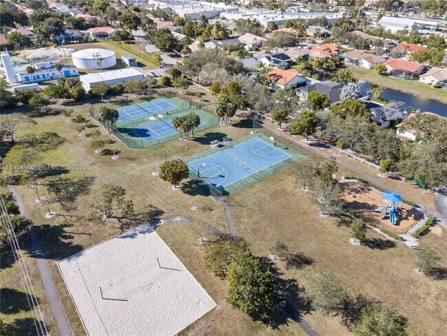 Building Photo - 4271 NW 89th Ave