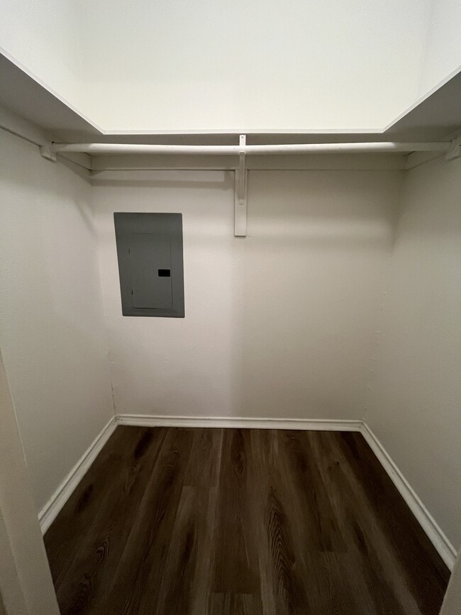 Building Photo - 8328 Campanella Dr