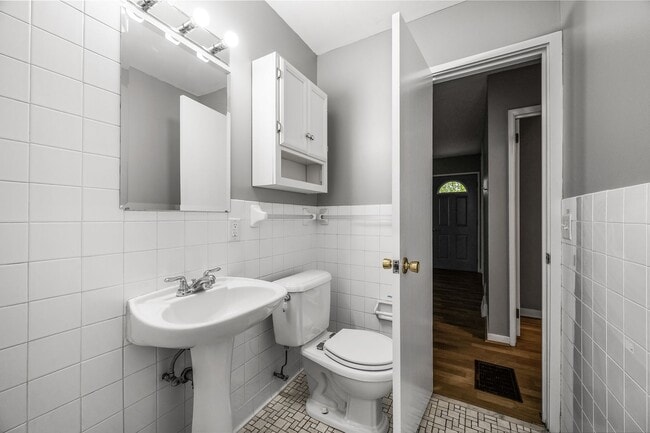Building Photo - Gorgeous 4BR/2BA Home with Finished Lower ...