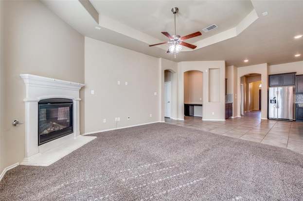 Building Photo - 2025 Lake Vista Dr