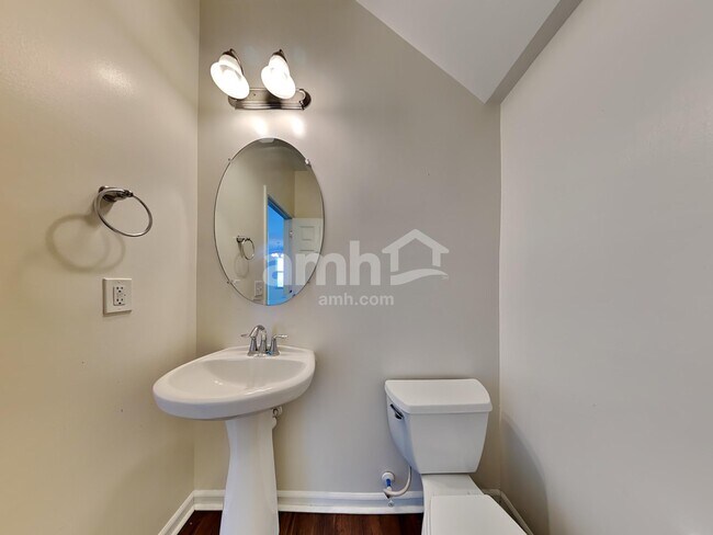 Building Photo - 321 Mossy Wood Rd