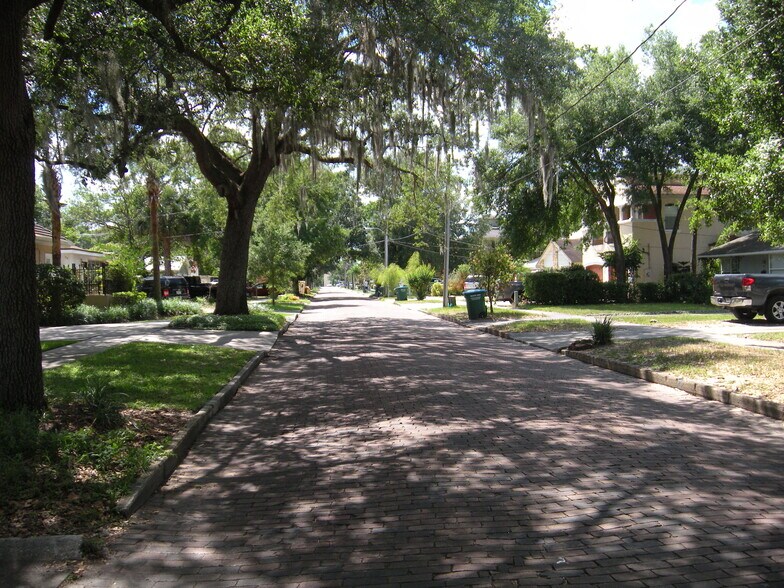 Street View - 955 Aragon Ave