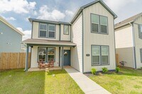 Building Photo - Immaculate 4-bedroom 3.5 bath Home in Faye...