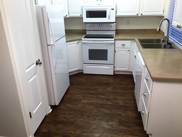 Building Photo - 5998 4050 W St