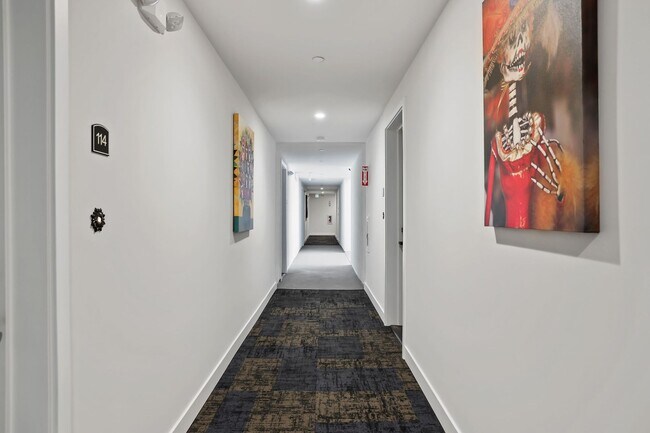 Building Photo - Unit Type: E1 | 1 Bed | 1 Bath
