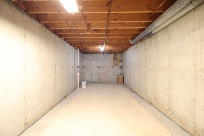 Building Photo - 622 Rustic Valley Dr