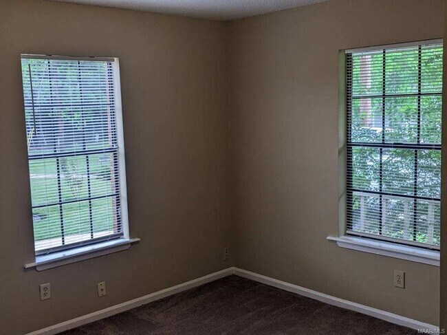 Building Photo - 3312 Royal Creek Rd