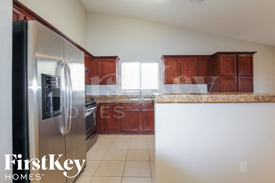 Building Photo - 14391 W Carlin Dr