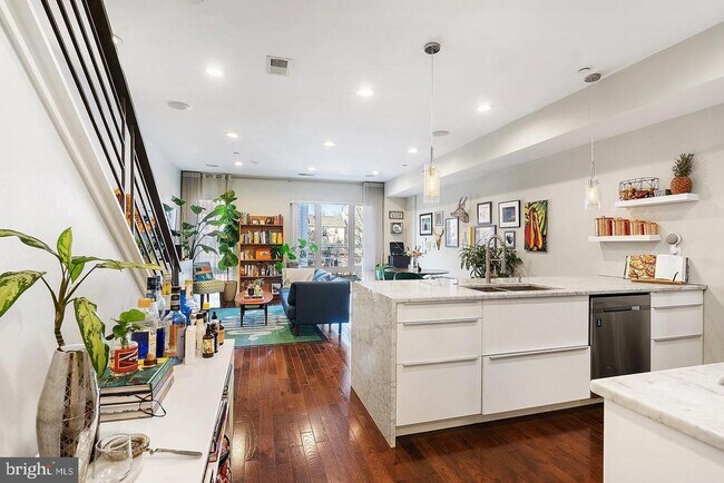 Building Photo - 1333 N 7th St