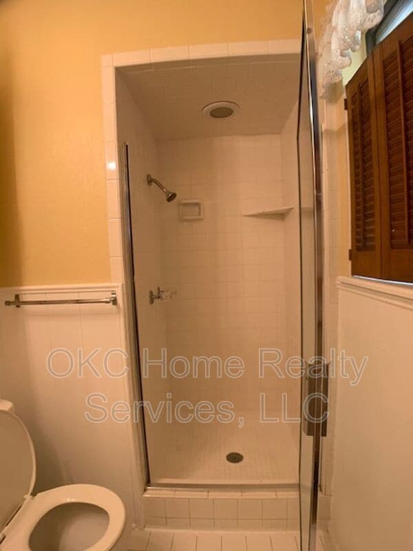 Building Photo - 2808 N Ditmer Rd