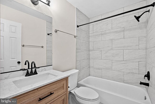 Building Photo - 20905 Sandstone Square