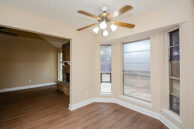 Building Photo - 19331 Nasworthy Dr