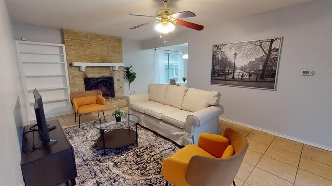 Building Photo - 7611 Lunar Dr