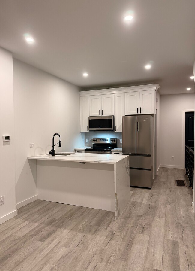 Building Photo - 3340 Potter St