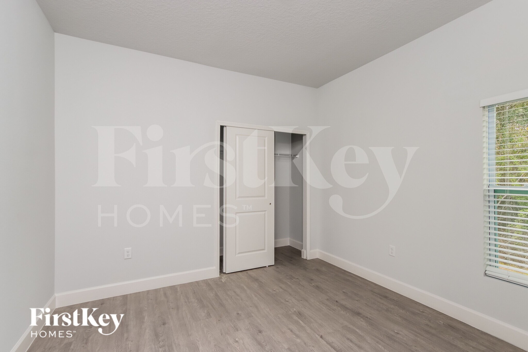 Building Photo - 543 Waterside Rd SE