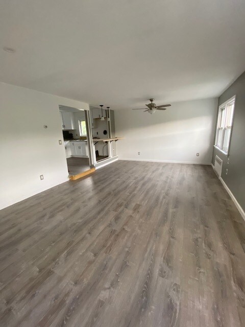 Oversized Living Room - 33 Southfield Ave