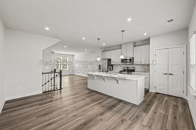 Building Photo - 9342 Mallard Mls Dr