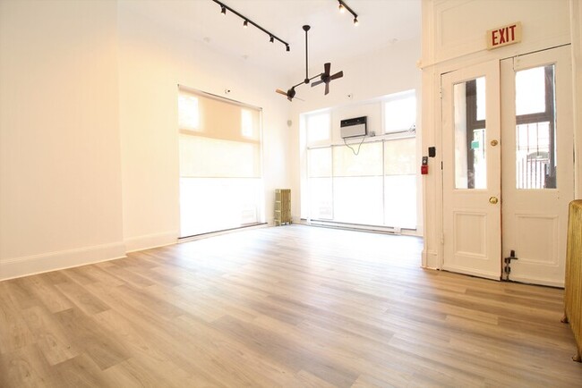 Building Photo - 16th & Pine, Commercial Store or Office Sp...