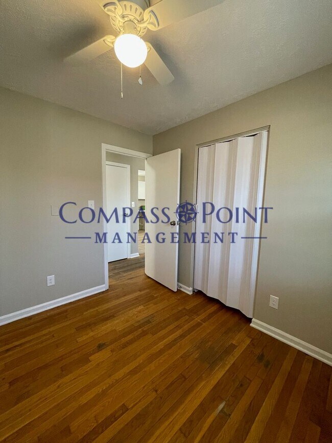 Building Photo - Newly Renovated Just For You! First Month's Rent Free!!