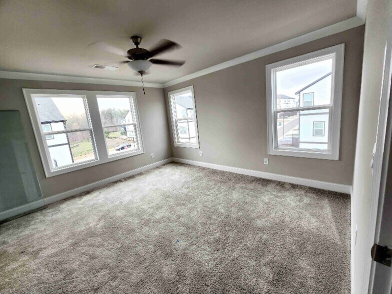 Building Photo - 1054 Knoxboro Ln