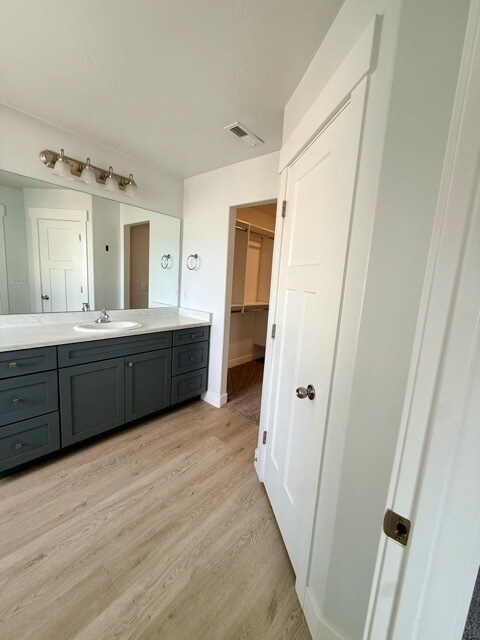 Building Photo - 353 N High Ridge Rd