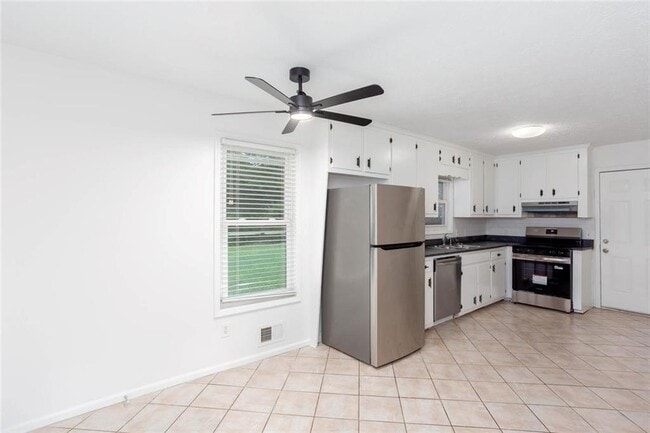 Building Photo - 1093 Caprice Dr
