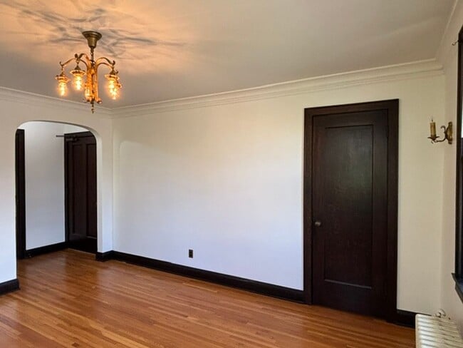 Building Photo - 241 Dayton Ave