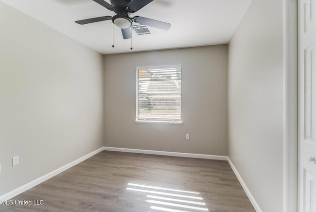 Building Photo - 1003 Wilson Dr