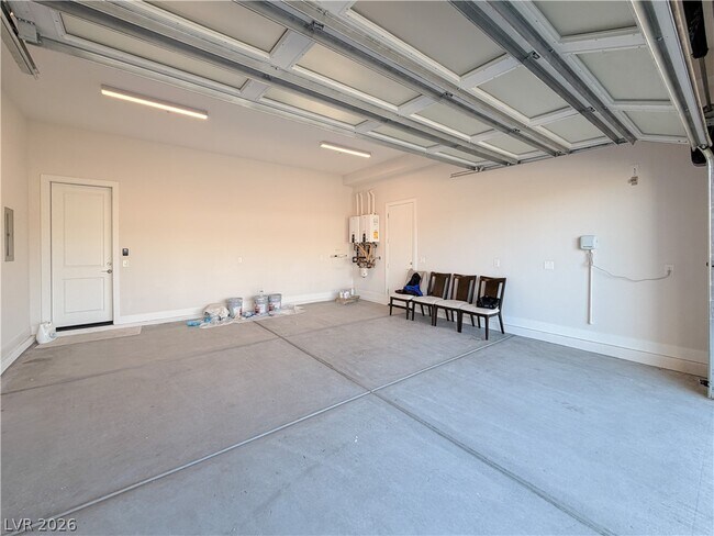 Building Photo - 10761 Canyon Bloom Dr