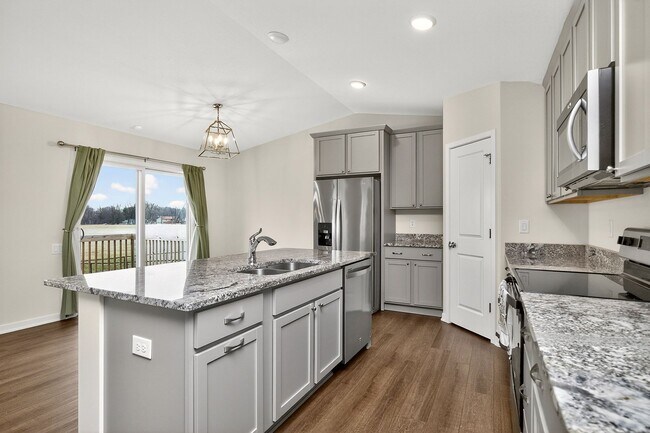 Building Photo - BEAUTIFUL CORNER LOT!! 3 Bedroom, 2 Bathroom Home in Des Moines!