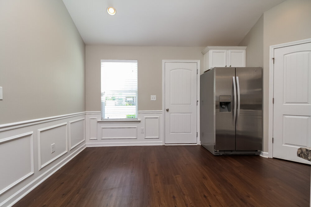 Building Photo - 1002 Chimalis Dr