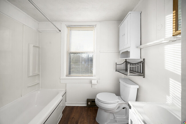 Building Photo - 1270 Old Buckroe Rd