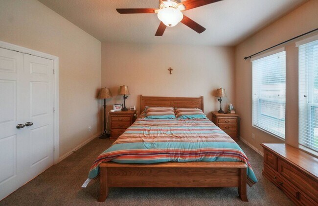 Building Photo - Executive-Style Home Now Available in Crossvine (Schertz) Realtor Commission: $750
